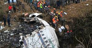 La Nación / Nepal llora a 69 víctimas de accidente aéreo