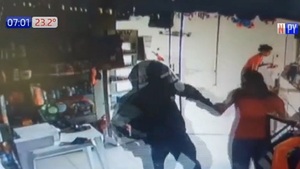 Asaltan salvajemente un comercio en Pedro Juan Caballero - Noticias Paraguay
