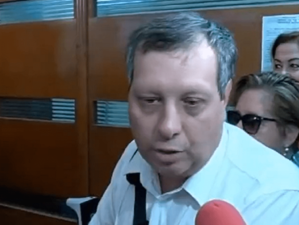 Denuncian a Horacio Cartes y otros políticos colorados por supuesto montaje contra Ferreiro · Radio Monumental 1080 AM