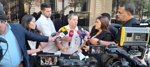 Mario Ferreiro amplía denuncia por caso “asado de fin de semana” e incluye a Cartes, Samaniego y Centurión - Política - ABC Color