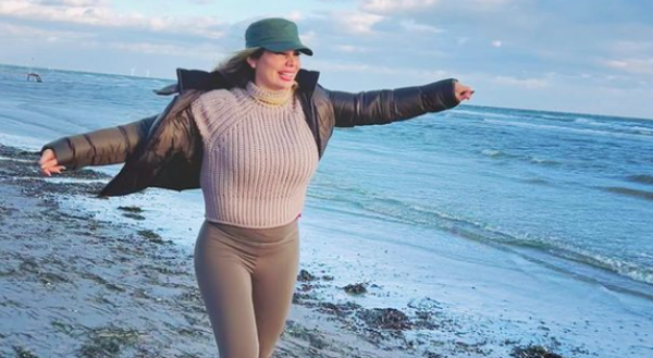 Diario HOY | Dahiana Bresanovich: Días de playa, la brisa del mar y su pancita en Dinamarca