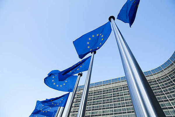 El Eurogrupo ve señales positivas y confía en esquivar una recesión profunda - Revista PLUS