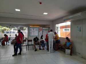 Pacientes crónicos llegan en estado delicado al HRE, aseguran.