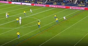 Polémica en España por un error del VAR contra el Cádiz de Arzamendia