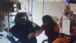 Motochorros asaltan un comercio en Pedro Juan Caballero