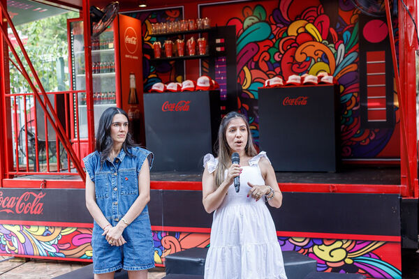 Con música y entretenimiento, Coca-Cola invita a sus paradores de verano - Revista PLUS