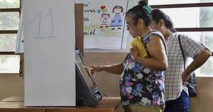 La Nación / Para las elecciones generales, se espera contar con 16.000 máquinas de votación, indicó ministro