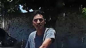 Motoasaltantes emboscan y roban a delivery de local comercial
