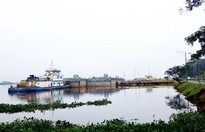 Petropar adjudicó flete fluvial de hidrocarburos a mayor precio - Economía - ABC Color