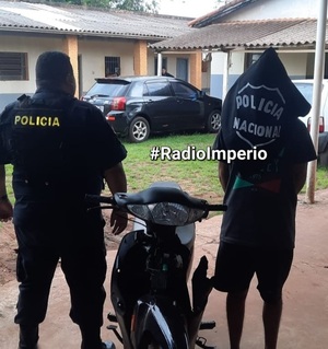 Joven fue detenido en el barrio General Genes con una motocicleta hurtada - Radio Imperio