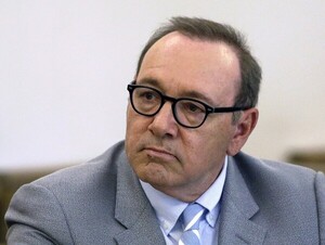Kevin Spacey recibe un premio y elogia al museo por tener «las agallas» de darle un reconocimiento | OnLivePy