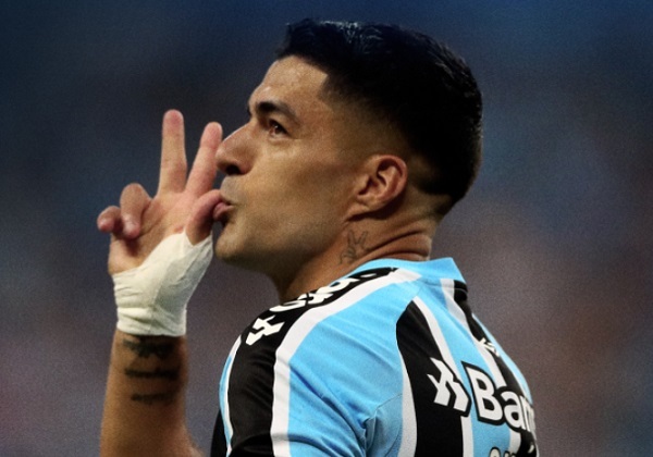 Suárez debuta y marca tres goles en un tiempo - La Prensa Futbolera