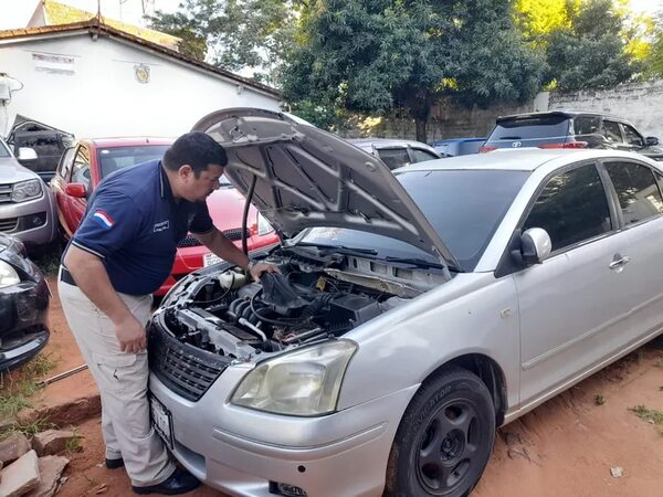 Alertan sobre venta de vehículos robados, con chasis adulterados - Policiales - ABC Color