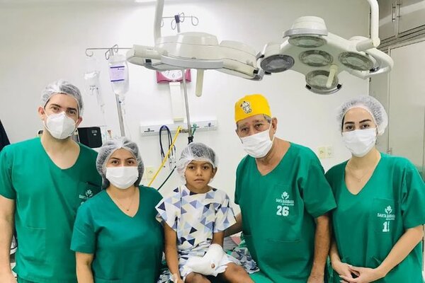 Marcelito recibió el alta tras ser operado en una mano
