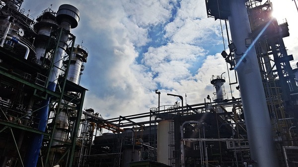 La AIE prevé una demanda mundial de petróleo récord en 2023 - Revista PLUS