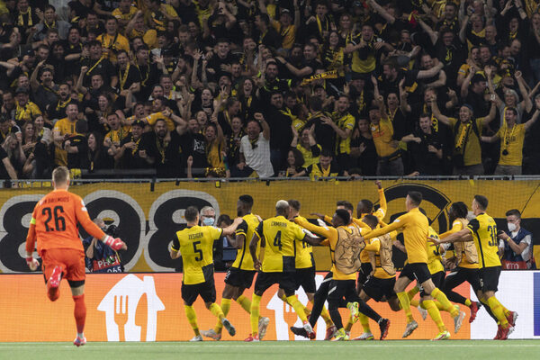 Young Boys sorprendió al Manchester y obtuvo victoria histórica | 1000 Noticias
