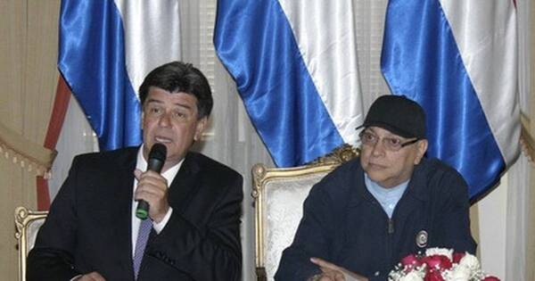 La Nación / Dirigente del Frente Guasu cuestiona a Efraín Alegre por utilizar a Fernando Lugo