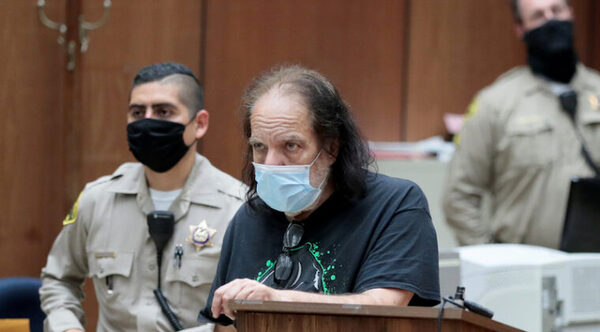 El actor porno Ron Jeremy es declarado incompetente para ser juzgado por sus cargos de violación