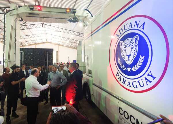 La Dirección Nacional de Aduanas prepara puesta en operación de cinco nuevos escáneres de contenedores - Revista PLUS