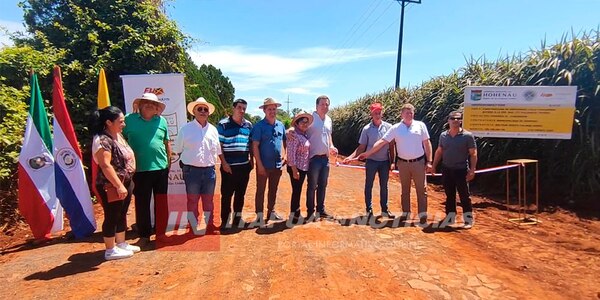 INAUGURARON TRAMO DE EMPEDRADO EN LA COMPAÑÍA CAGUARENE DE HOHENAU IV - Itapúa Noticias