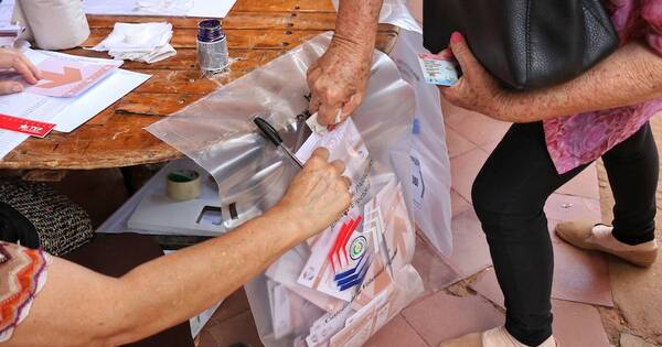 La Nación / “Nos roban todo, hasta en las urnas”, lamentó Vallejo