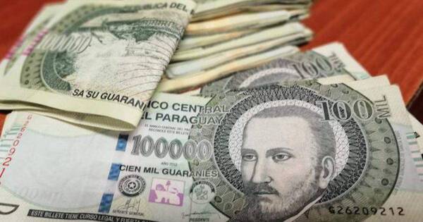 La Nación / Detienen a 2 mujeres por presunta estafa contra dueño de súper
