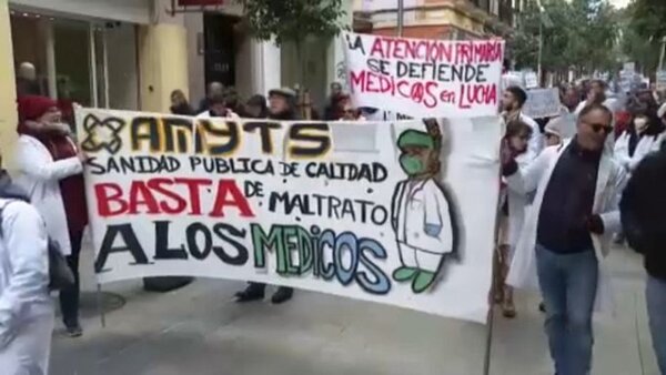 España | Los médicos convocan huelgas indefinidas para protestar contra sus condiciones laborales