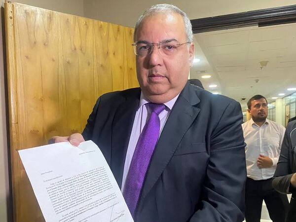Oviedo Matto intenta volver y reflotar Unace - Política - ABC Color