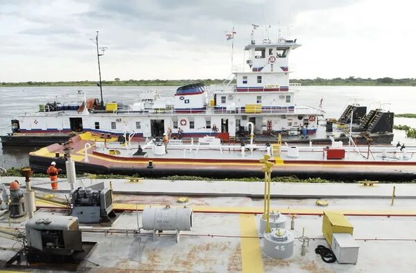 Flete fluvial más caro le costará casi US$ 4 millones más a Petropar - Economía - ABC Color