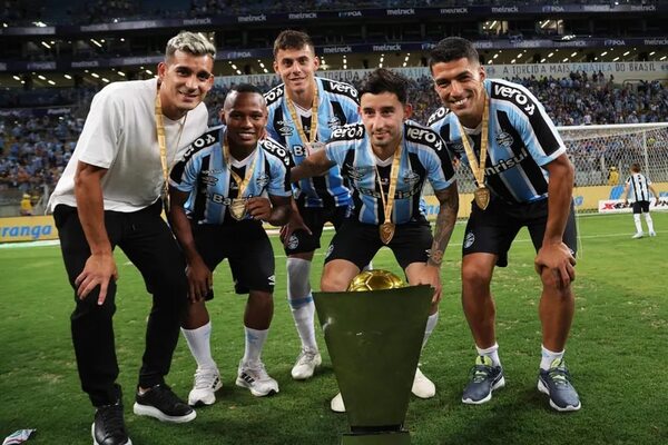 Luis Suárez: triplete y título en su debut con el Gremio de Mathías Villasanti - Fútbol Internacional - ABC Color