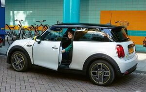 Test drive del MINI eléctrico, en San Ber - Empresariales - ABC Color