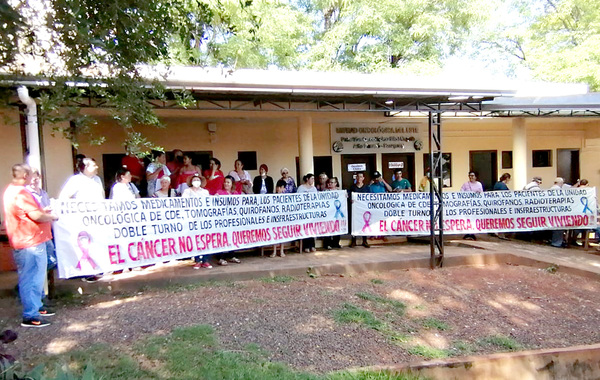 Hay compromiso de reasignar recursos para tratamiento de pacientes con cáncer - La Clave