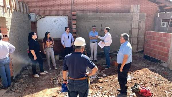 Intendente visitó obras en proceso de ampliación del Hospital Regional - Radio Imperio