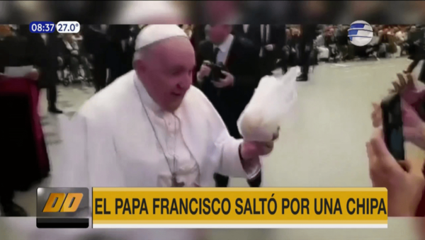 El papa Francisco saltó por una chipa | Telefuturo