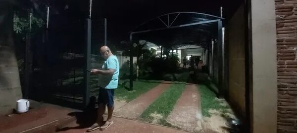Irrumpen en una vivienda y roban camioneta cargada con 800 celulares de alta gama  - ABC en el Este - ABC Color