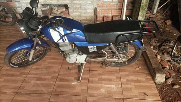 Apresan a mitãrusu que conducía una moto sin contar con licencia - La Clave