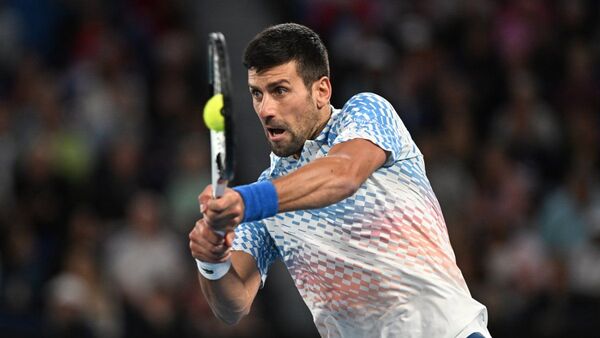 Djokovic supera sus problemas físicos y a Couacaud