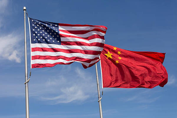 EEUU y China buscan estrechar lazos en una reunión "constructiva" en Suiza - Revista PLUS
