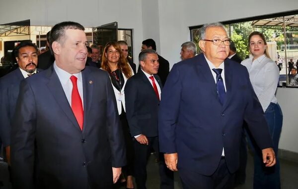 Cartes no quiere hablar sobre su presunta participación en trama de Asunción - Política - ABC Color