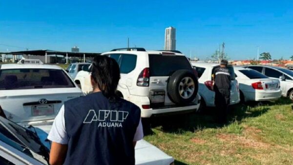 Retienen en Argentina a 25 autos paraguayos con combustible de contrabando