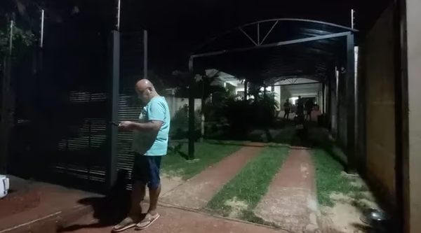 Fingen allanamiento para robar camioneta con 800 celulares en su interior - Noticiero Paraguay