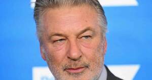 La Nación / El actor Alec Baldwin es acusado de homicidio involuntario y puede ir a la cárcel