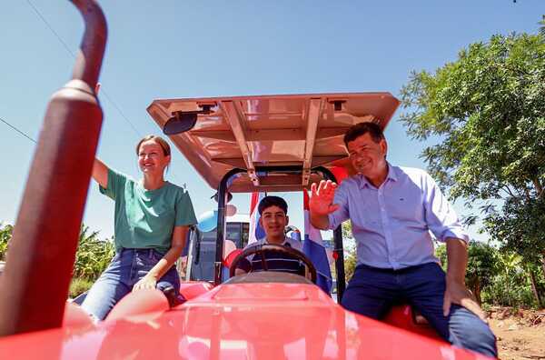 Efraín y Soledad Núñez intensifican campaña en el interior del país - El Trueno
