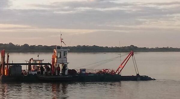 Paraguay hace el dragado en aguas compartidas y Argentina cobra el peaje