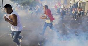La Nación / Policía y manifestantes se enfrentan en Perú