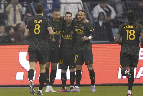 El PSG de Messi se impuso al equipo conformado por Cristiano Ronaldo