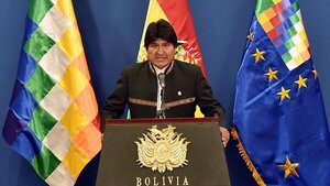 Evo Morales asume como presidente de club de fútbol en Bolivia