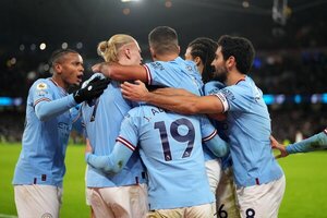 Tremenda remontada del Manchester City para seguir en la pelea por la Premier League