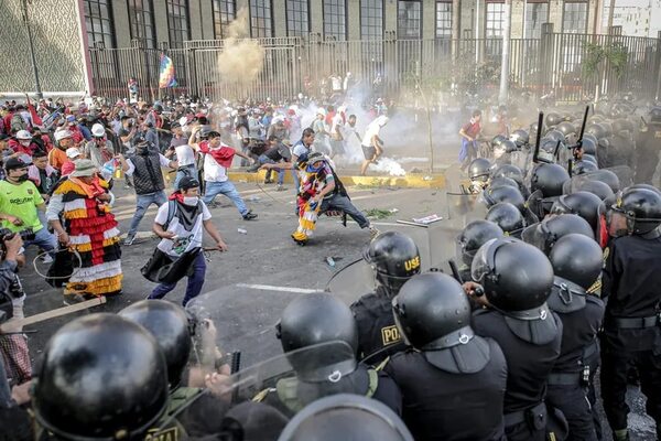 Miles de manifestantes de todo Perú exigen en Lima la renuncia de Boluarte - Mundo - ABC Color