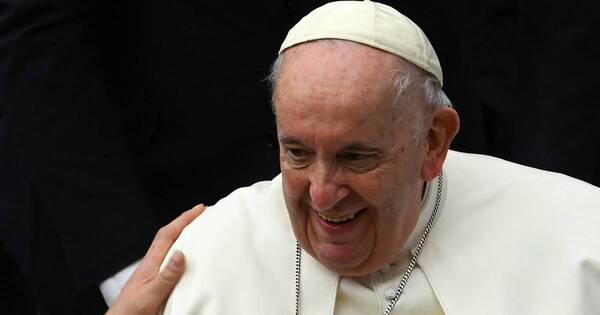 La Nación / El Papa es viral por pedir chipa
